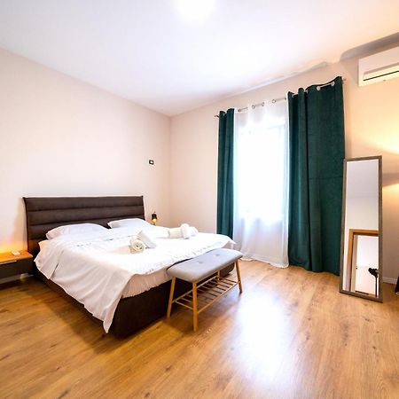 Colorful Comfy Condo Central ティラナ エクステリア 写真