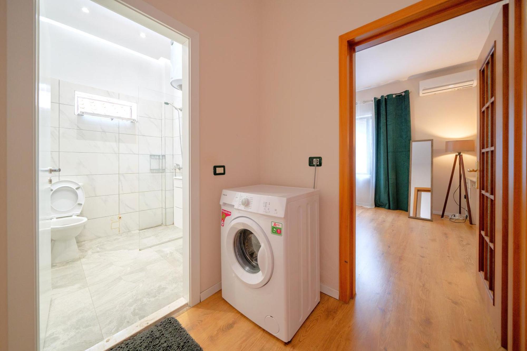 Colorful Comfy Condo Central ティラナ エクステリア 写真