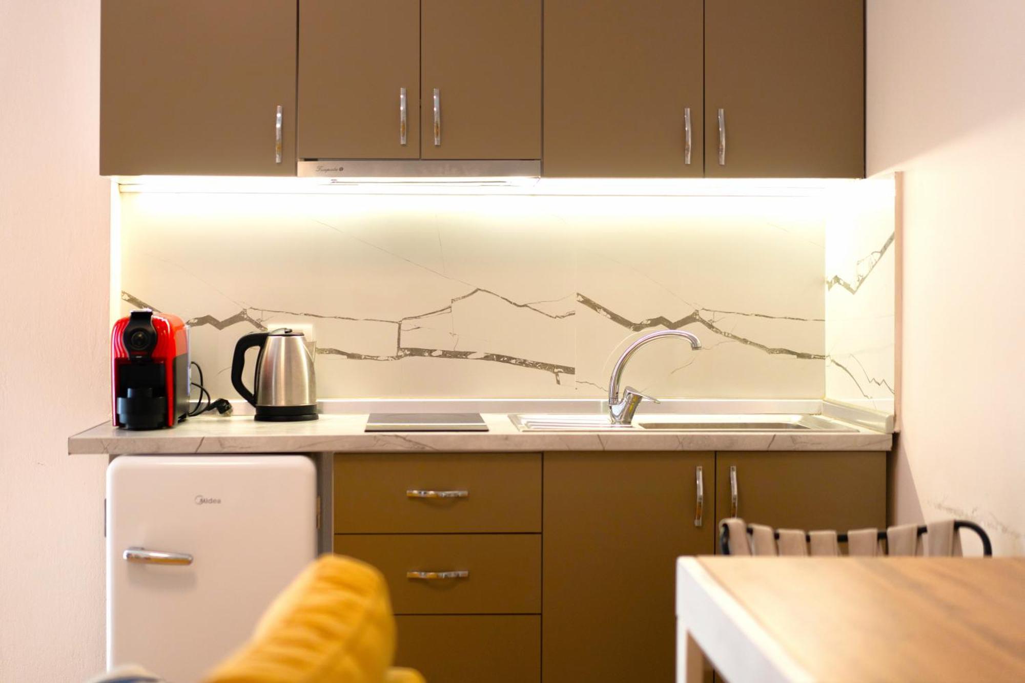 Colorful Comfy Condo Central ティラナ エクステリア 写真