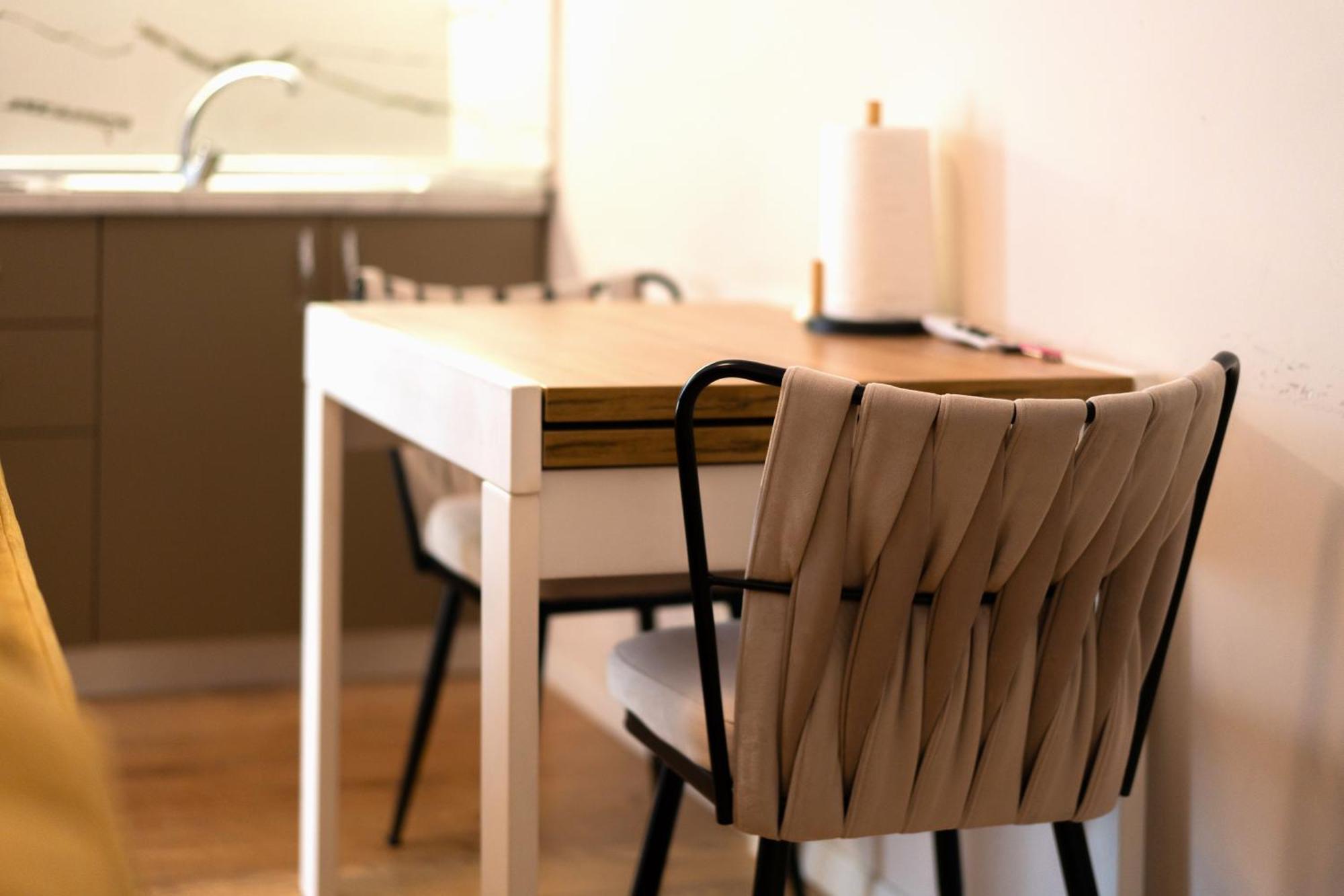 Colorful Comfy Condo Central ティラナ エクステリア 写真
