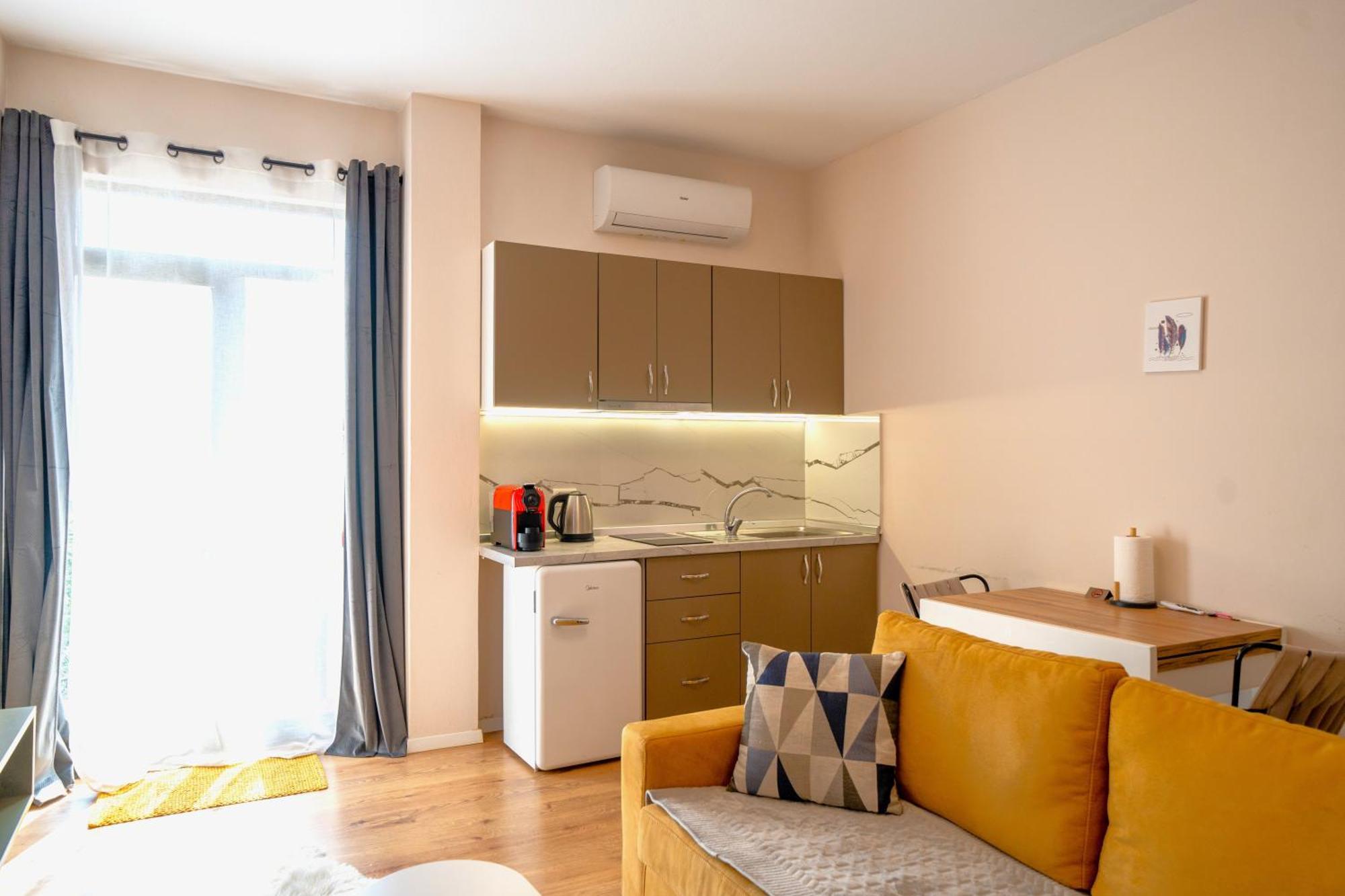 Colorful Comfy Condo Central ティラナ エクステリア 写真